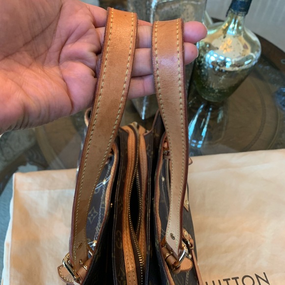 Louis Vuitton Riveting purse - Picture 5 of 7